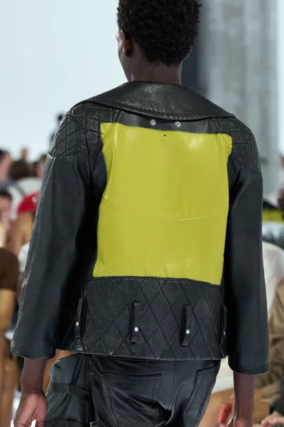 Look 46